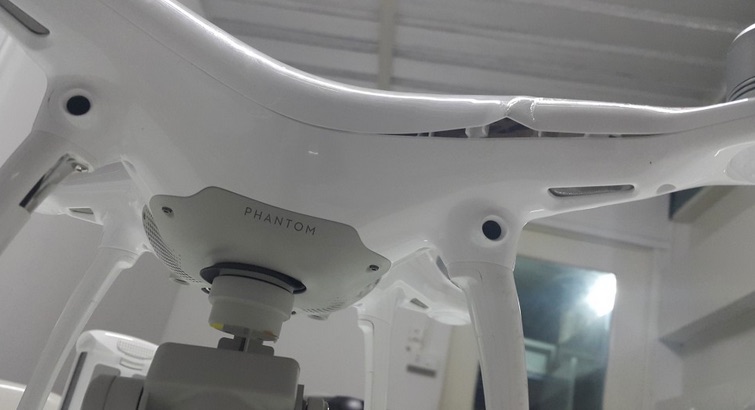 DJI-Phantom-4-fixing-case-broken